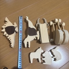 温もりある木のおもちゃセットの画像