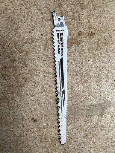 マキタ　10.8v 充電式レシプロソー