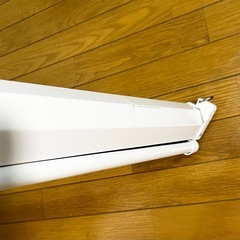 プロジェクタースクリーン　吊り下げ式の画像