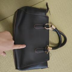 黒バッグの画像