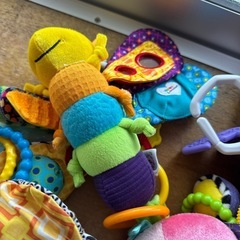 ベビーぬいぐるみ　ガラガラ　知育玩具の画像