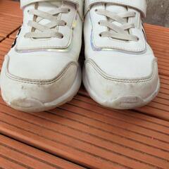 ホワイト×ロゴ スニーカー 20cmの画像