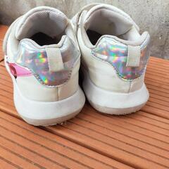 ホワイト×ロゴ スニーカー 20cmの画像