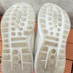 ホワイト×ロゴ スニーカー 20cmの画像