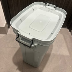 【0円で譲ります】プラスチックゴミ箱の画像