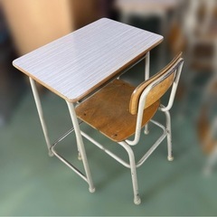 LION 学校机　学校椅子　2号　1セットレトロの画像