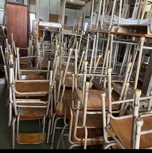 葉月！直接お渡し！LION 学校机　学校椅子　2号　60セット 葉月！直接お渡し！LION 学校机 学校椅子 2号 60セット 教室用イス