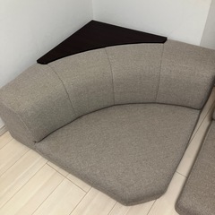 ニトリ　布張りローソファの画像