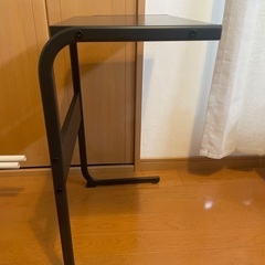 IKEA サイドテーブルの画像