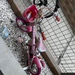 ハローキティー子供自転車の画像