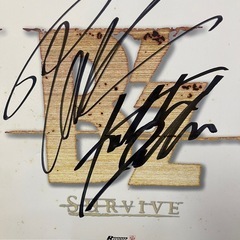 B'z SURVIVEツアー限定サイン色紙 希少　汚れあり　 直筆サイン色紙 色紙 直筆 直筆サインの画像