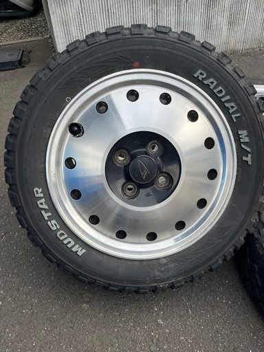 純正ブロックタイヤホイール込み