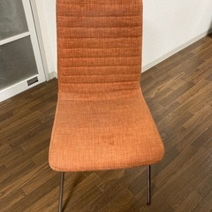 ダイニングテーブルとイス２脚セットの画像