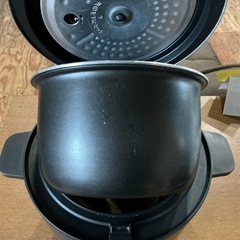 オシャレ🌷高年式🌈2.5合炊きKOM2023年製HK-RC03黒•グレー炊飯器の画像