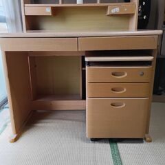 再出品！学習机の画像