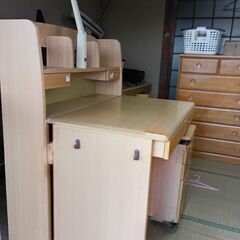 再出品！学習机の画像