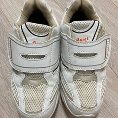 23.5スニーカー　enist　白　　の画像