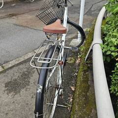 リサイクルショップどりーむ鹿大前店　No.395　自転車　シティサイクル　27インチ　ホワイト　エコチャリNo.22118Uの画像