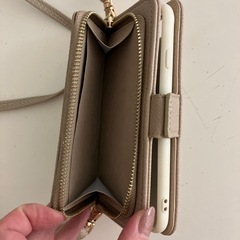 iPhone SE スマホショルダーの画像