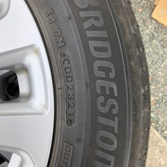 ノア80系ハイブリッド純正ホイールタイヤ付きの画像