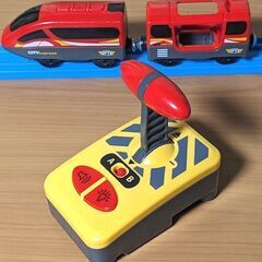 (商談中)美品●木製レール＆プラレール向★PUERI 電動ラジコンカー 列車 電車★磁石連結式２両セット 一部合金素材◎動作確認済 テスト用電池付◎の画像