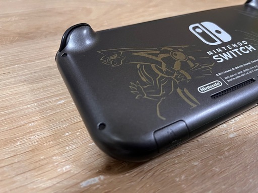 Nintendo Switchライト　本体　　箱と充電器付き