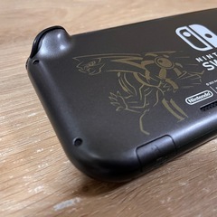 Nintendo Switchライト　本体　　箱と充電器付きの画像