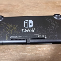 Nintendo Switchライト　本体　　箱と充電器付きの画像