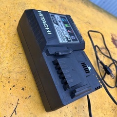 充電器だけ　バッテリー付けませんの画像