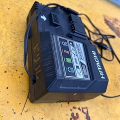充電器だけ　バッテリー付けませんの画像