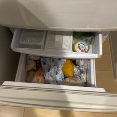 SHARP 冷蔵庫の画像