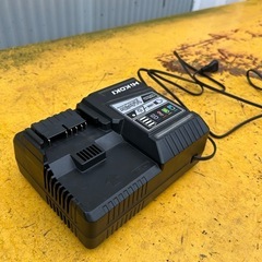充電器だけ　バッテリー付けませんの画像