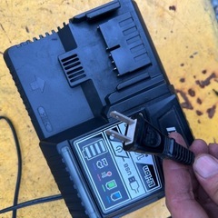 充電器だけ　バッテリー付けませんの画像