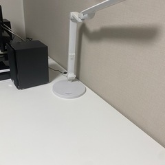 テレビ、長机、扇風機、電子レンジ、冷蔵庫、洗濯機の画像