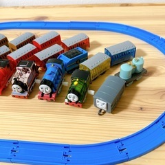 トーマス　カプセルプラレール　９車両　レールセットの画像