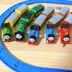 トーマス　カプセルプラレール　９車両　レールセットの画像