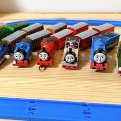 トーマス　カプセルプラレール　９車両　レールセットの画像