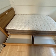 配達可【ニトリ】【セミダブルベッド】【管理番号10409】金 の画像
