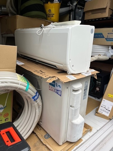 【2018年製　6畳用　ズバ暖エアコン】