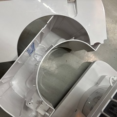 【除湿機】【タンスのゲン】★キャスター付き★クリーニング済み【管理番号10409】野の画像