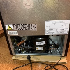 【ほぼ新品】冷蔵庫comfee RCD45BL(E)　の画像