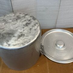 ◆◆◆お引き取り限定◆◆◆アルミ 蓋つき 寸胴鍋　USED品の画像