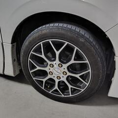 タイヤ★ヴェネルディ　レッジェーロ　タイヤホイール4本セット☆★☆

●ホイール
COSMIC（コスミック）
VENERDi LEGGERO
●サイズ
17インチ
7.0J　
OFF+48
5H　PCD114.3　
カラー:ピアノブラックブラッシュド
4本SET

●タイヤ
メーカーAPTANYモデルRA301
サイズ
215/50R17 95WXL　
輸入タイヤ4本セットの画像