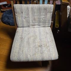 大きなダイニングテーブルの画像