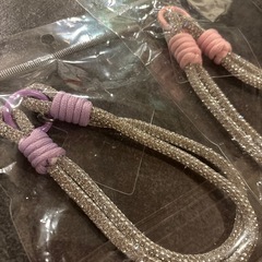 新品スマホストラップ キラキラ 手首 落下防止 2点セット の画像