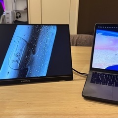 ポータブルモニター二つの画像