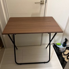 ニトリ　折りたたみデスクとチェアの画像
