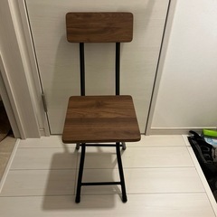 ニトリ　折りたたみデスクとチェアの画像