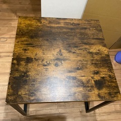 テーブル(四角)の画像