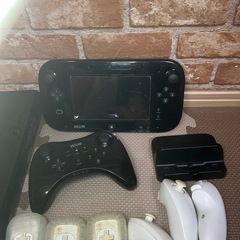 Wii ゲームセット　ブラック　ジャンク品　本体、コントローラー、周辺機器、の画像